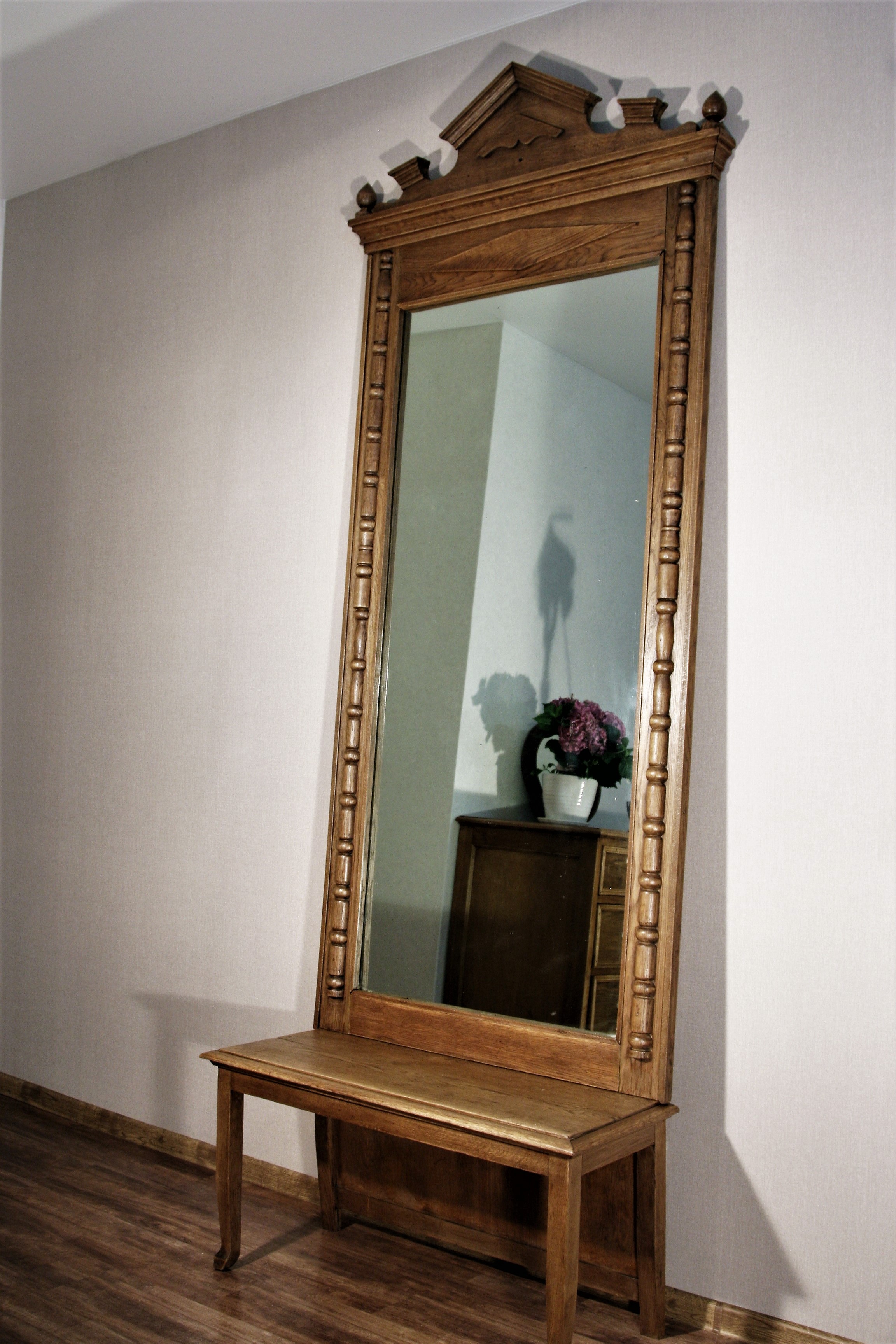 Купить старинное зеркало. Трюмо сталинский Ампир. Трюмо 19 век. Старинное зеркало. Старинное зеркало в деревянной раме.